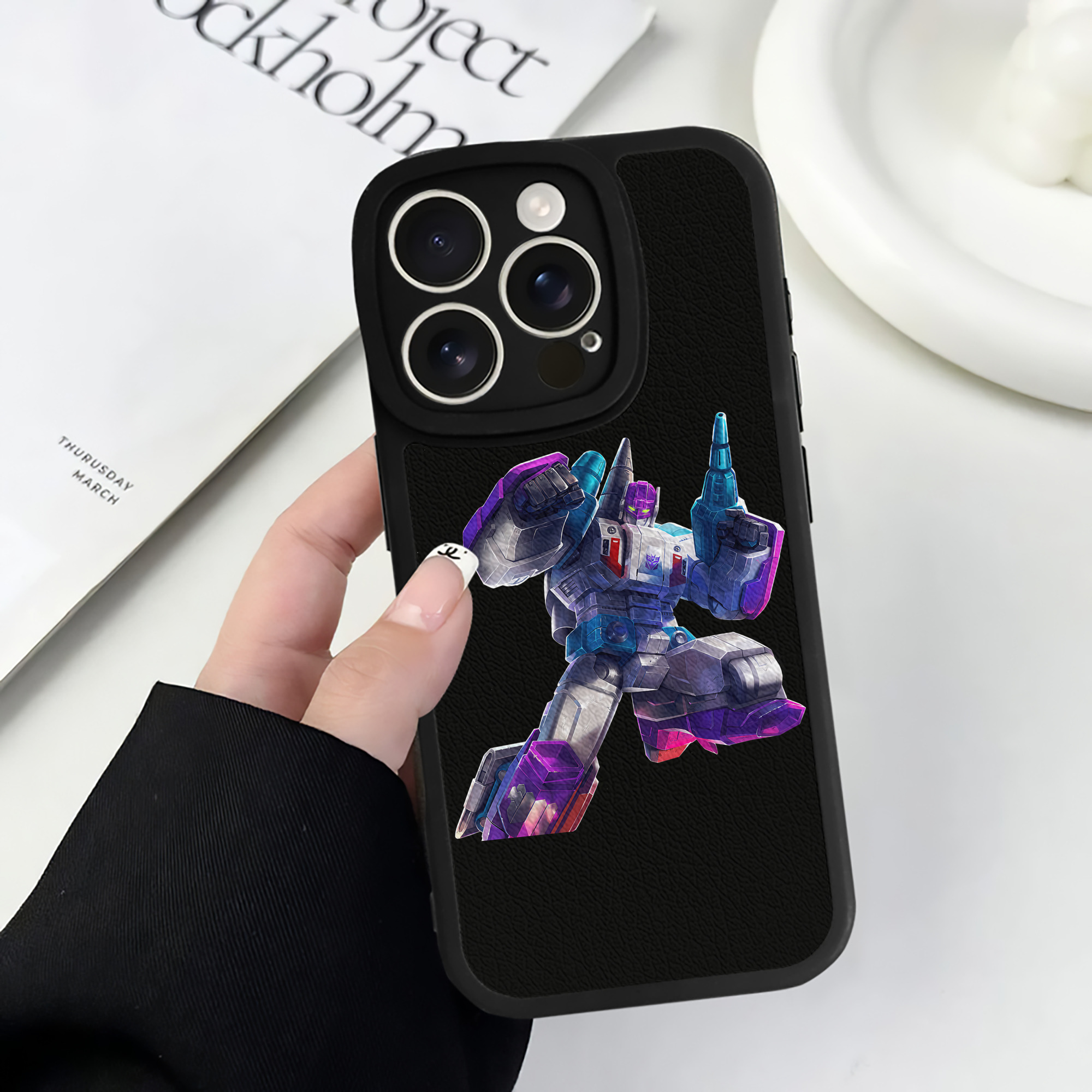 （画像用） Transformers トランスフォーマー 【iPhone 16シリーズ対応】シリコンスマホケース（レザー調） 材質：シリコン
